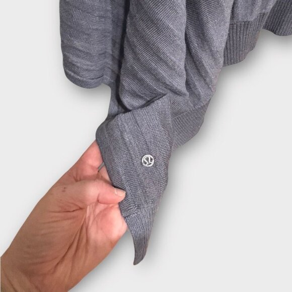 NEW Lululemon Forward Flow Poncho Heathered Moonwalk Gray NWOT Sweater Cape OS - Picture 9 of 10
